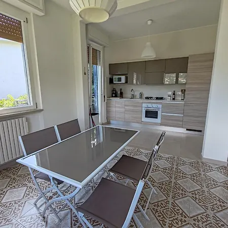 Vista Mare Con Terrazza אלסיו