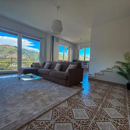شقة Terrazza Gallinara - Sea View ألاسيو